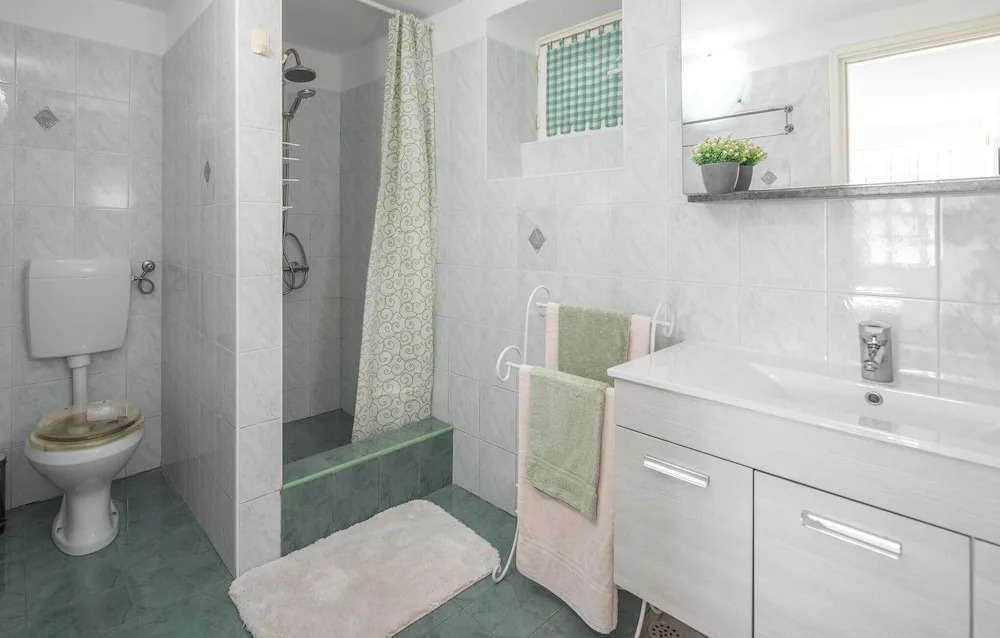 Nice Apartment in Ravni With Wifi and 2 Bedrooms