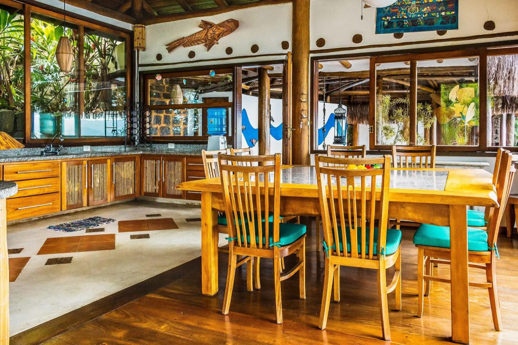 Casa de luxo com piscina e natureza em Ilhabela