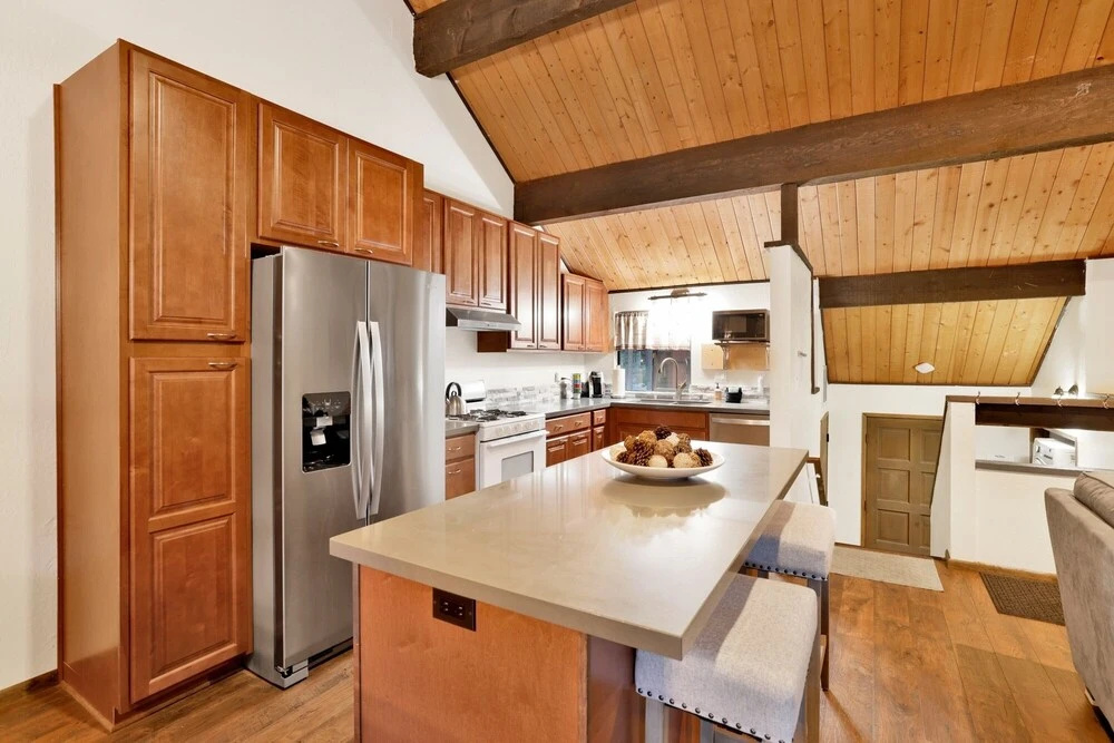2256-q's Ski House 3 Bedroom Home by Redawning