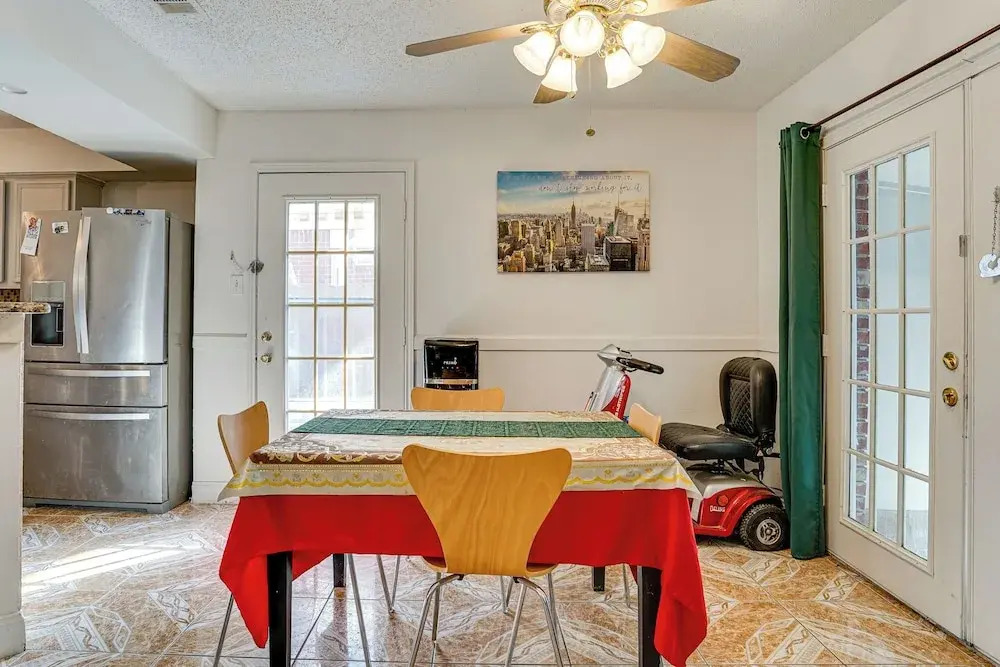 Large Families Welcome! Spacious Fort Worth Home