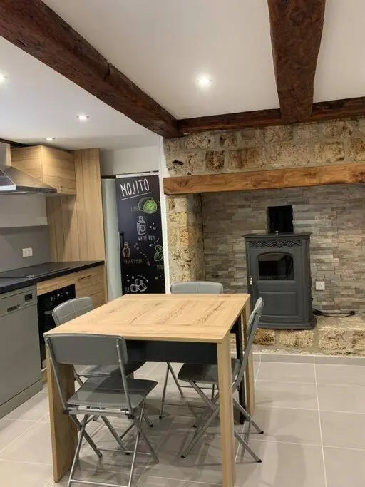Petite maison rénovée entièrement à Chanac