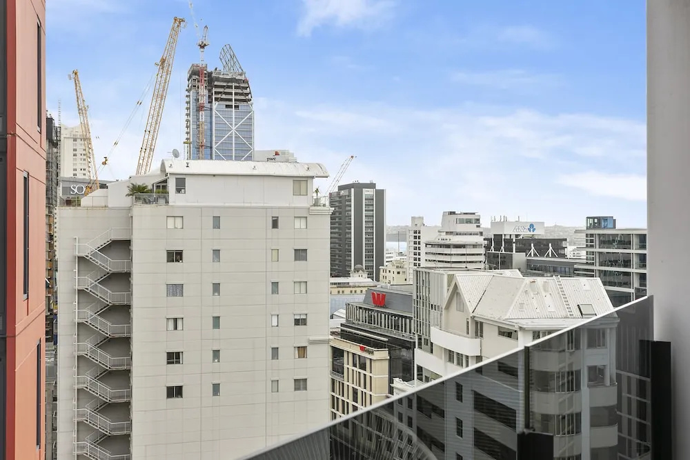 Brand New Refurbished 2 Bedroom In City By Urban Butler