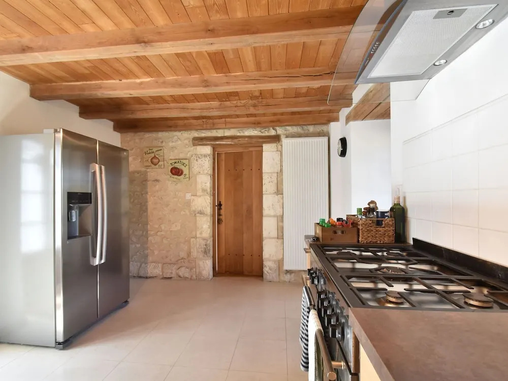 Beautiful Holiday Home With Swimming Pool, Walking Distance From the Centre of Verteillac