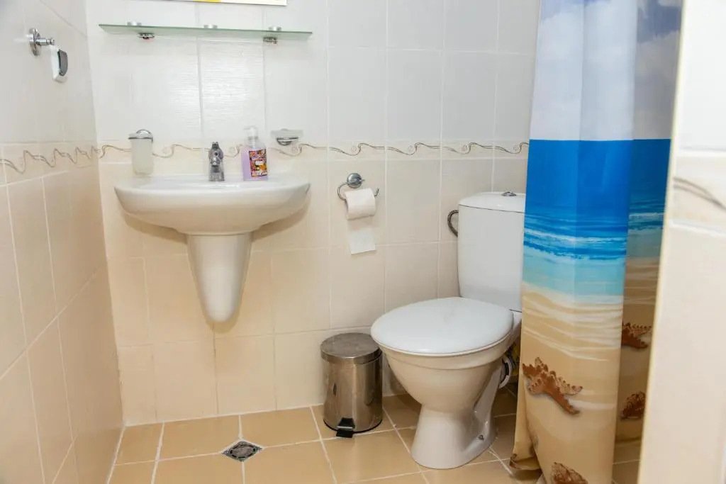 Compact studio with an indoor pool near Cacao Beach
