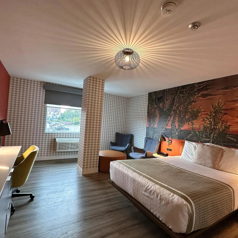 Отель Quality Inn & Suites Thunder Bay Downtown