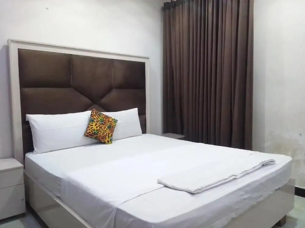 Dove Inn Family Residency