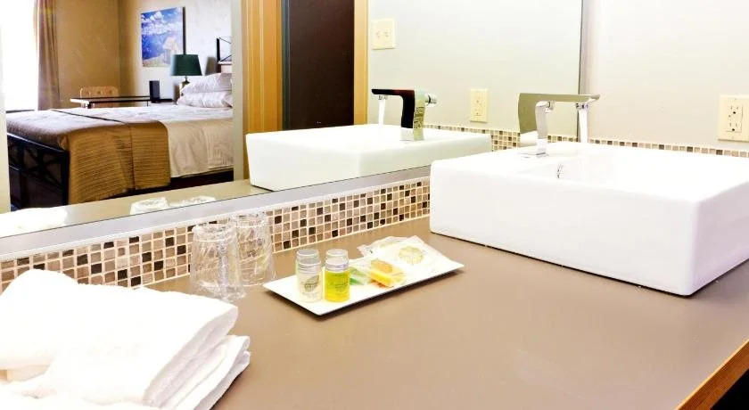 Blue Lakes Inn & Extended Stay