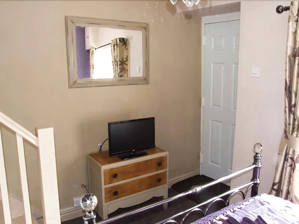 Host Stay Foxglove Cottage