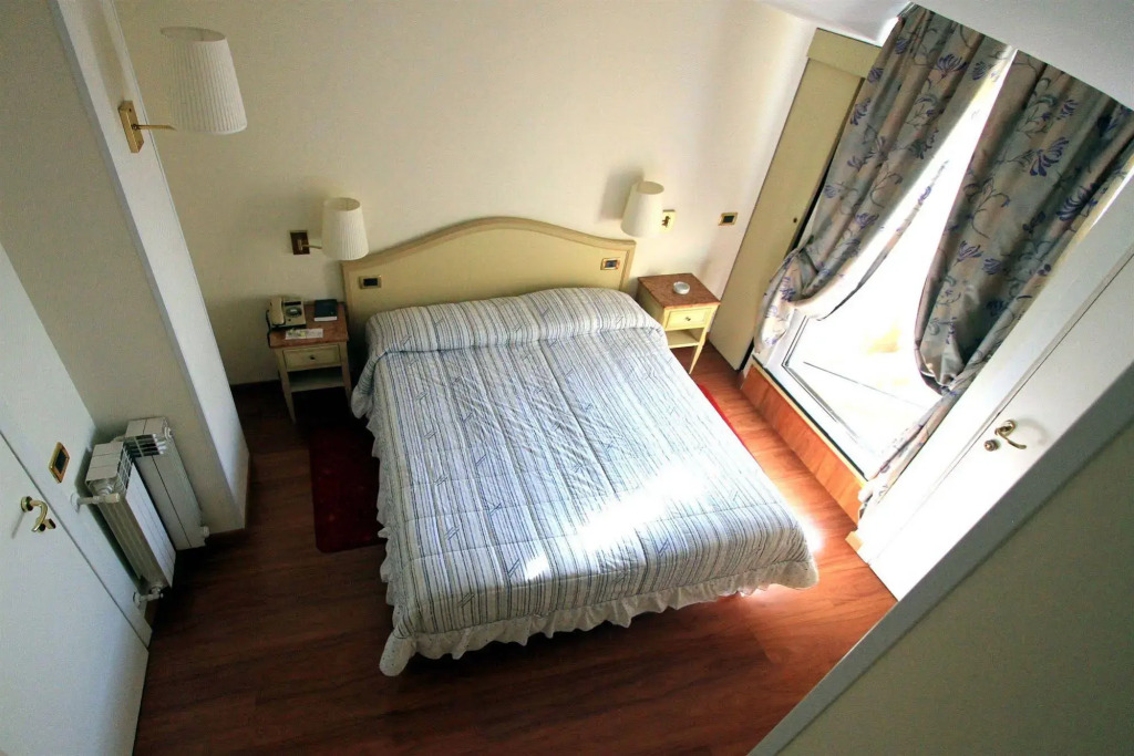 Ena Hotel