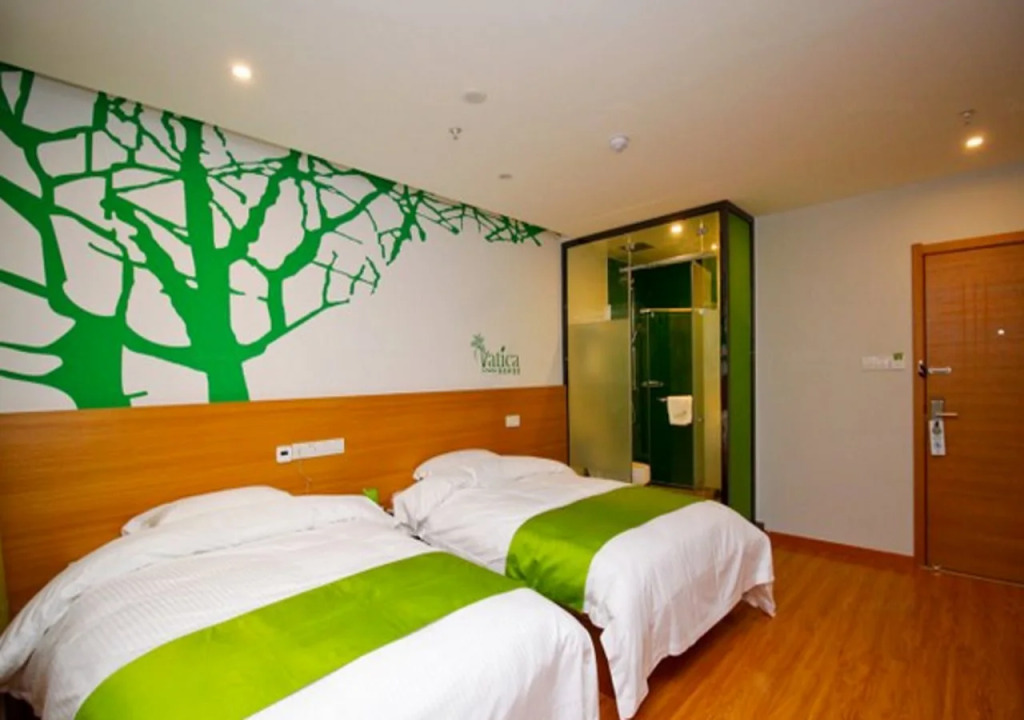 Vatica XuZhou XinYi Railway Station Square Hotel