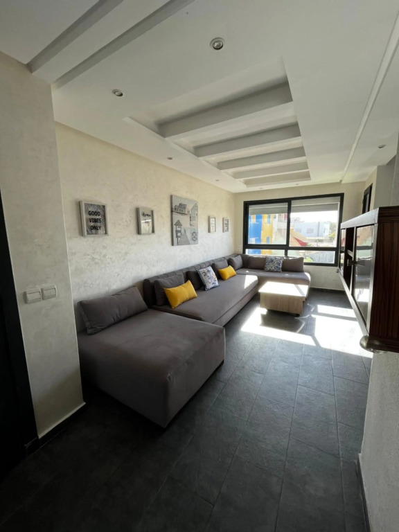 Villa moderne avec piscine, front de mer