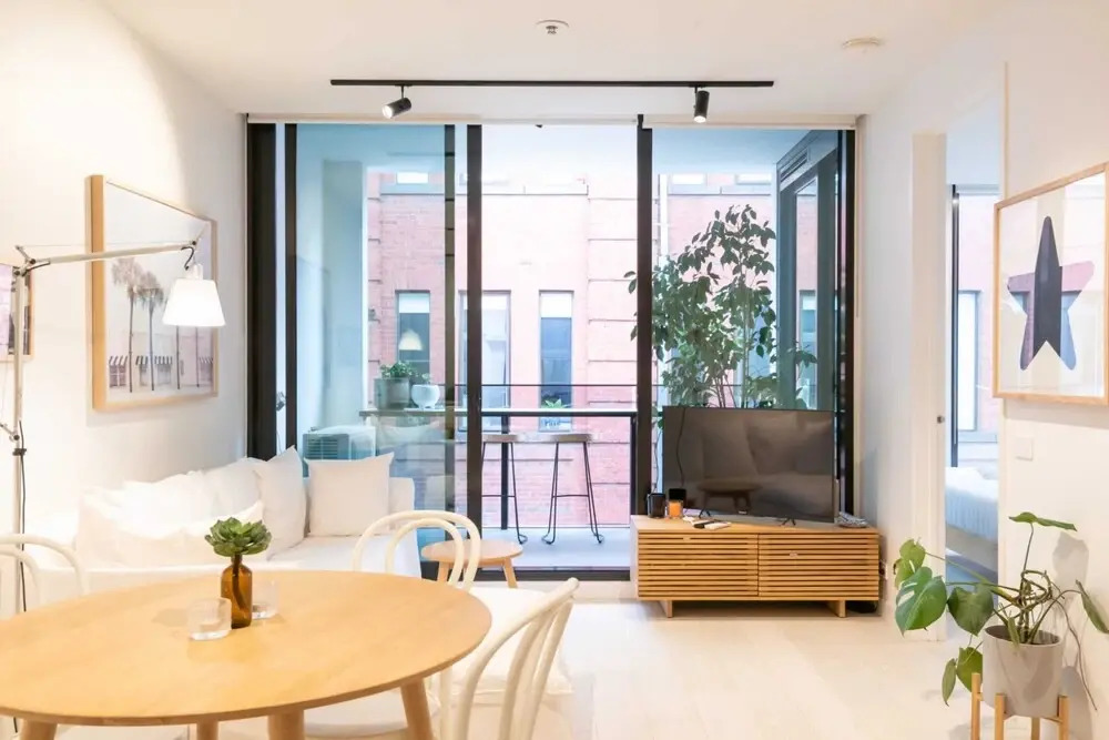 Trendy 1 Bedroom Apartment In The Heart Of Collingwood