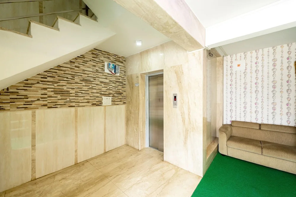 Treebo Shree Krishn Comfort