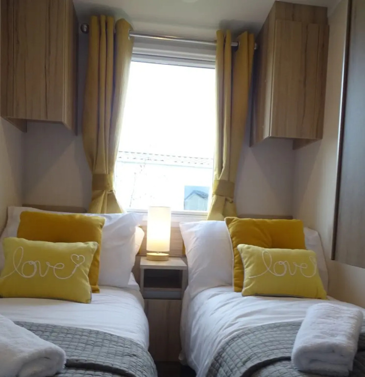 Tattershall Luxury Hot Tub Caravan