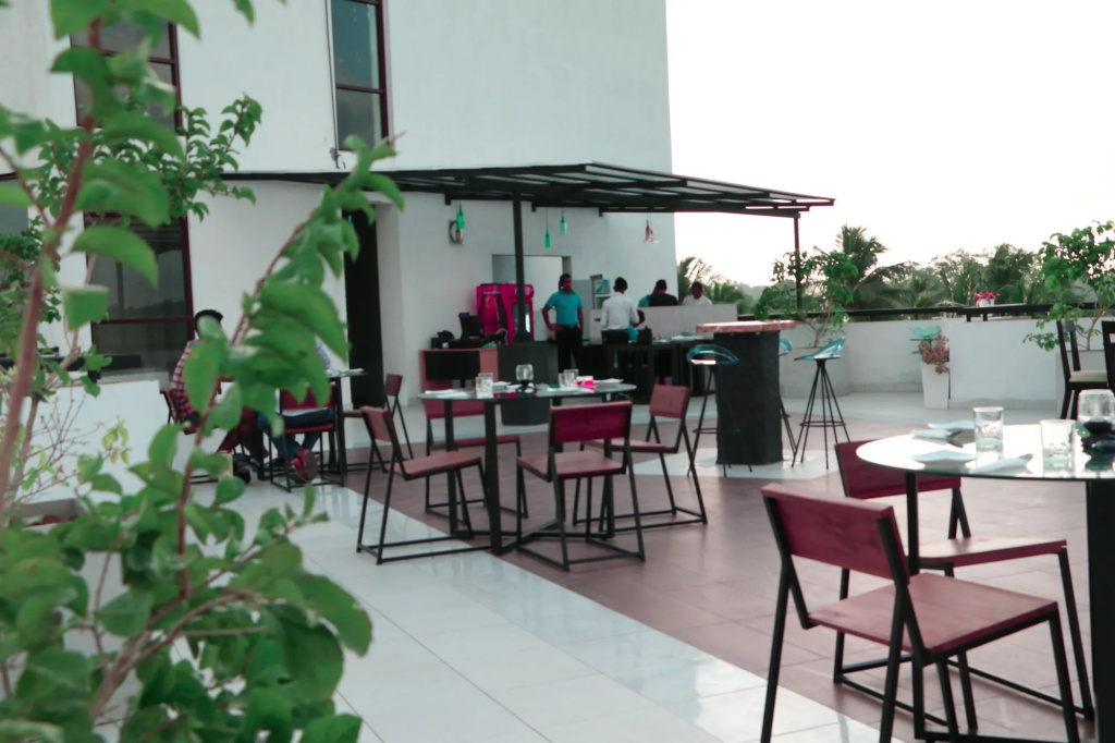 Saninro Hotel - Ragama