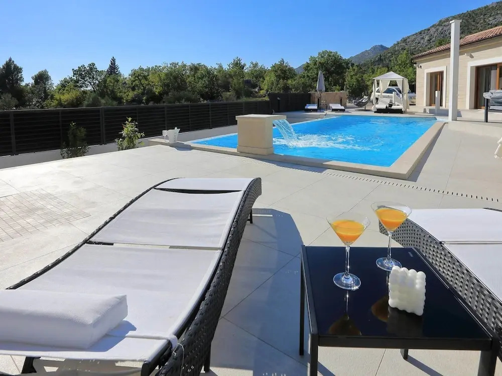 Villa in Starigrad with heated pool