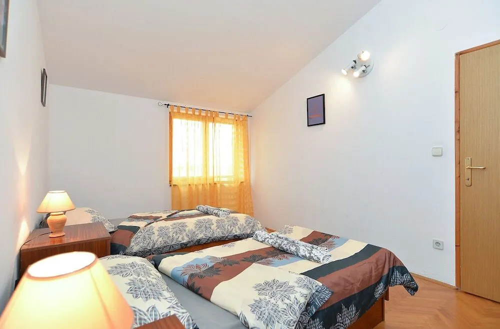 Apartment 1629