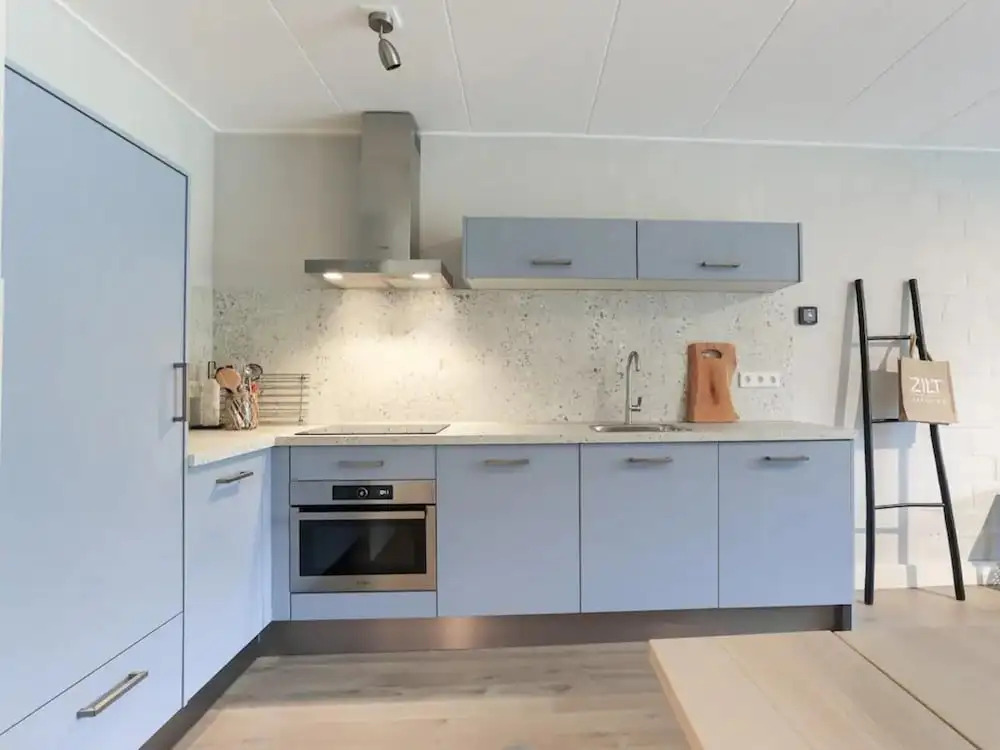 Modern Stay Near the Beach