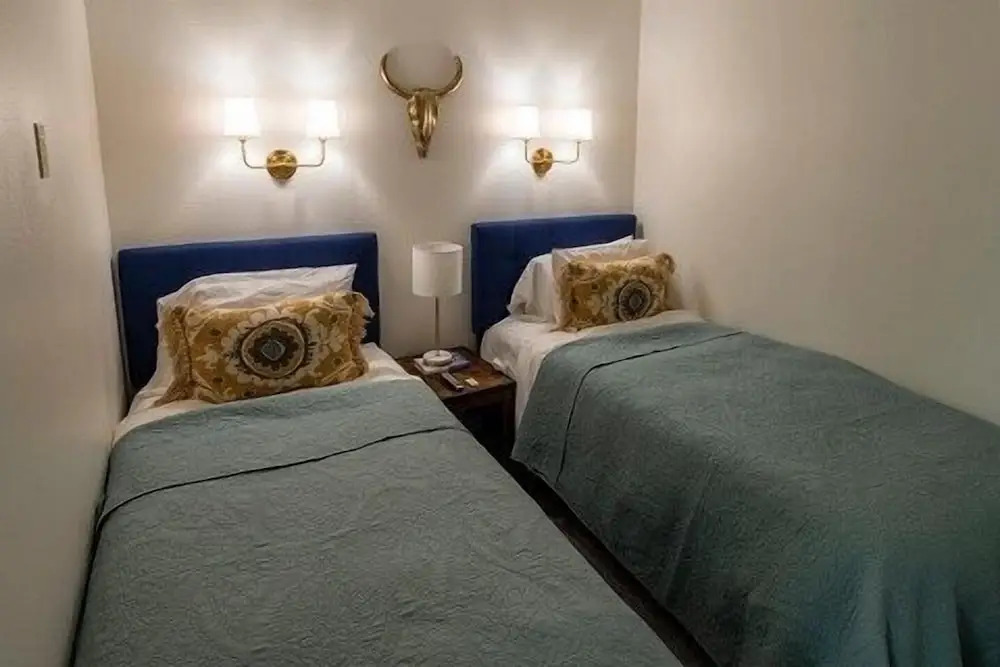 3106- One Bedroom + Den Deluxe Powderhorn Lodge 1 Hotel Room by RedAwning