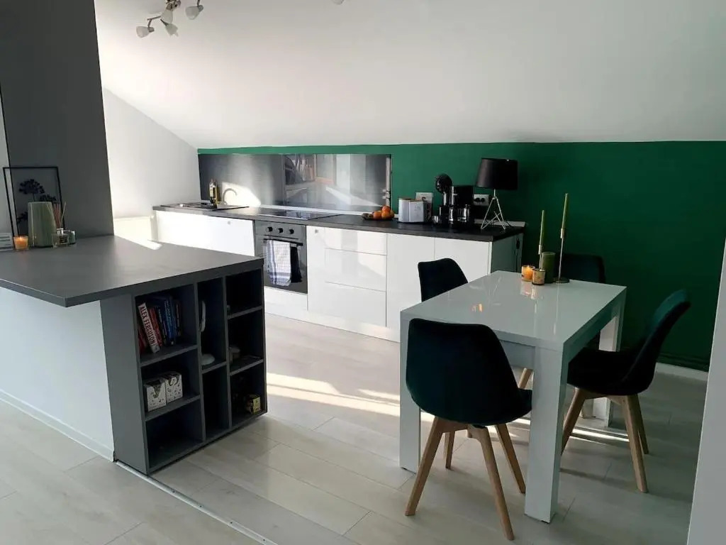 Spacious 3 Bed Apartment Cluj Floresti Near Vivo