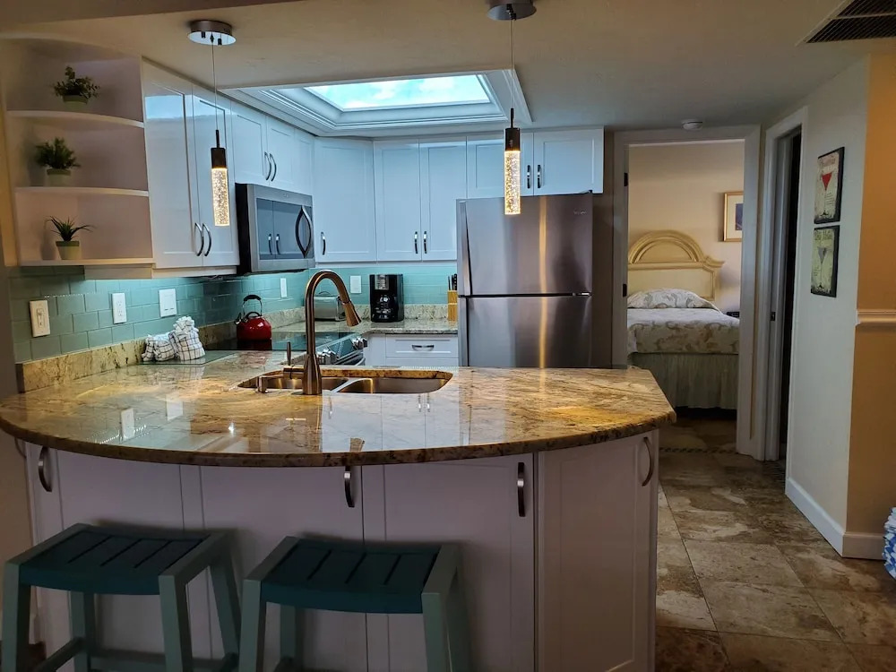Midnight Cove Ii 811f - Gem On The Bay! 2 Bedroom Condo