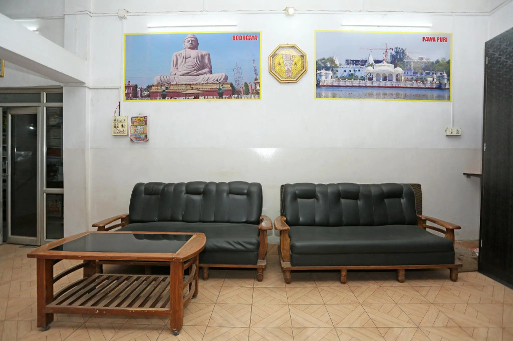 OYO 28731 Hotel Vishal