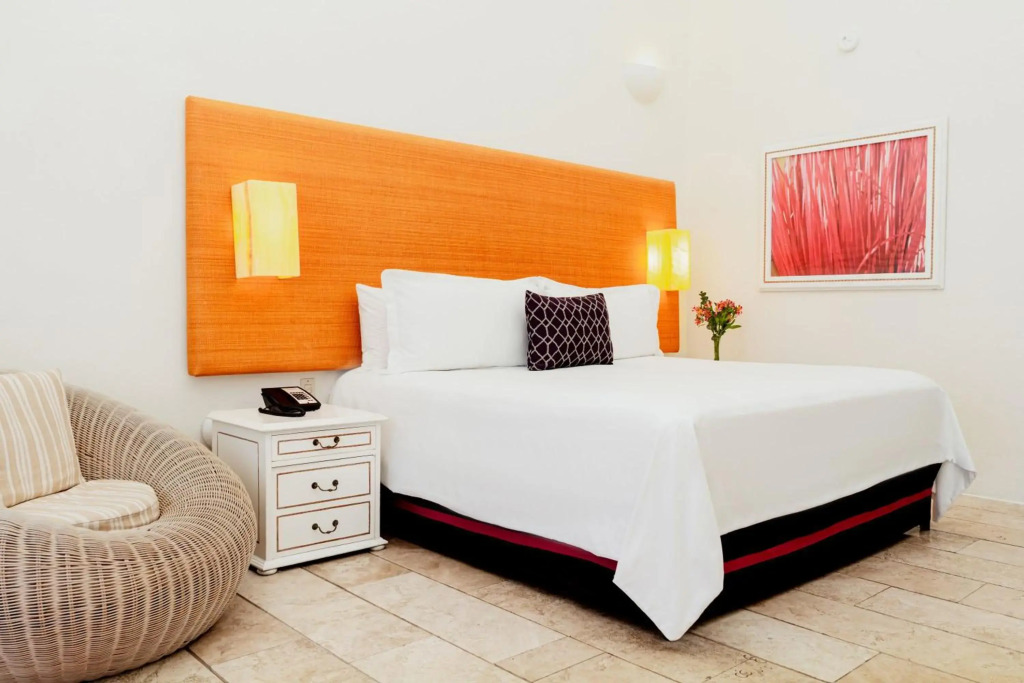Camino Real Zaashila Huatulco