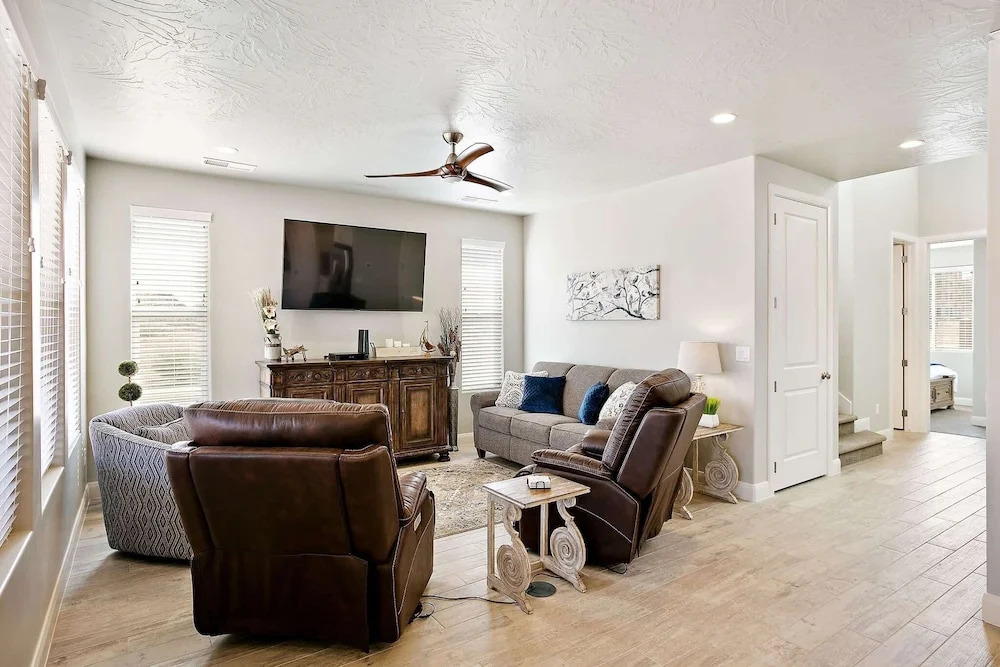 Curtis Ladera home