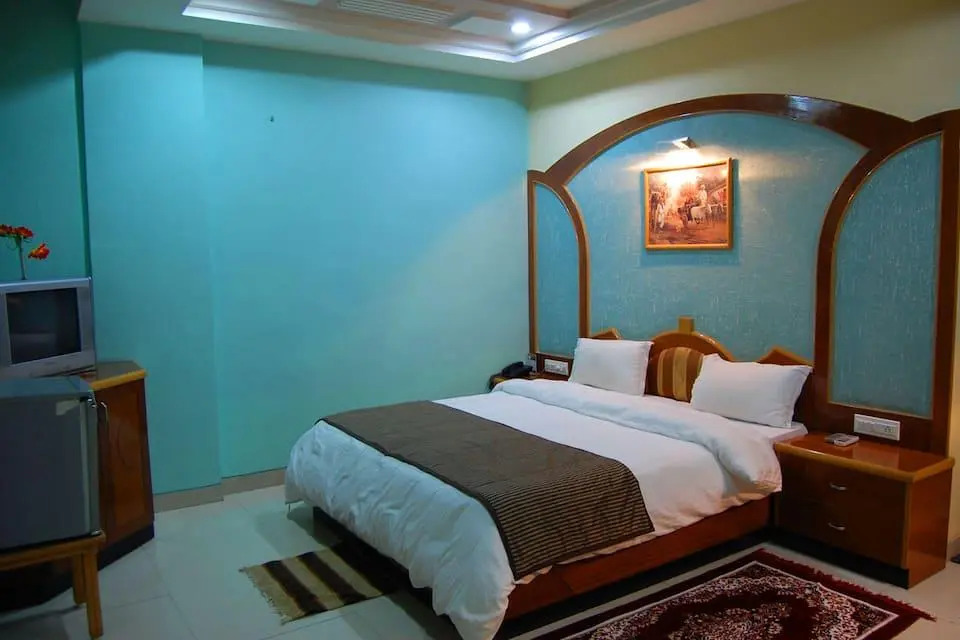 Hotel Kalinga Palace