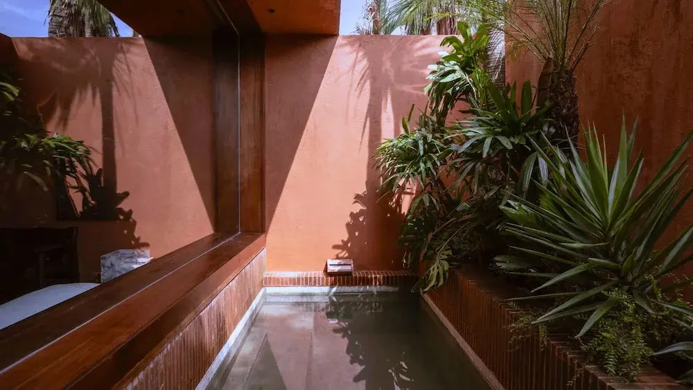 Further Hotel