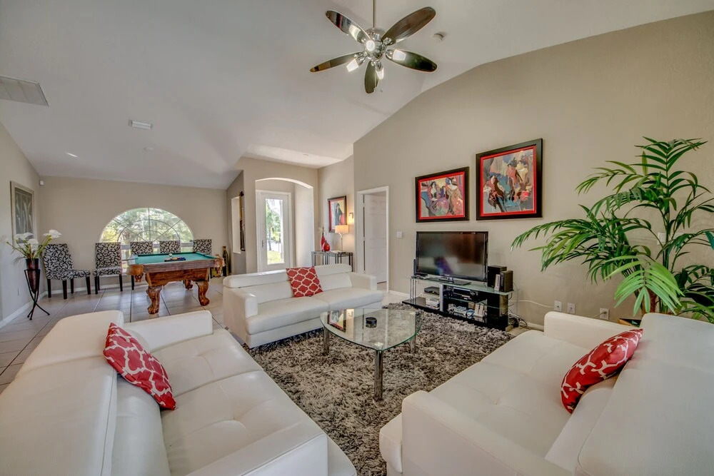 Villazo Ann, Cape Coral