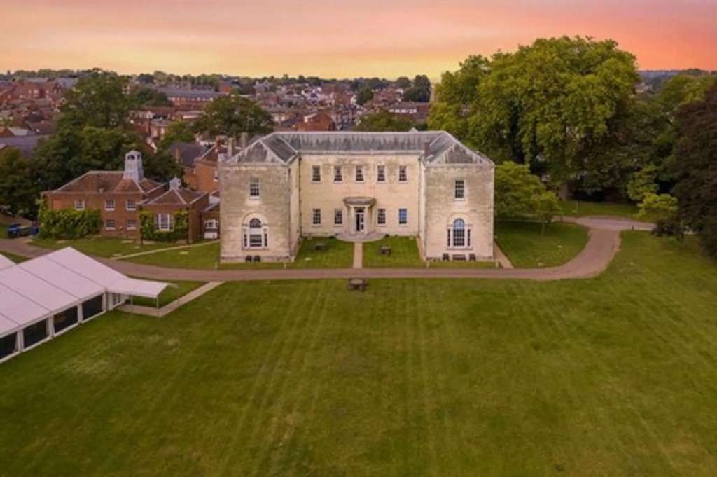 Hitchin Priory Hotel