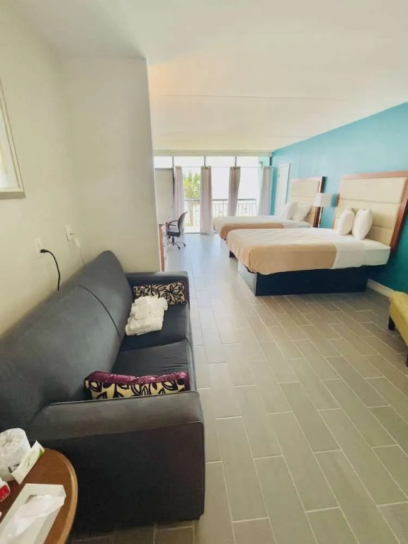 Summerwind Oceanfront Hotel