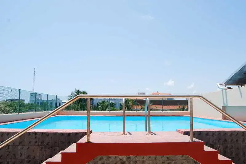 Hotel Ramada Raj Park