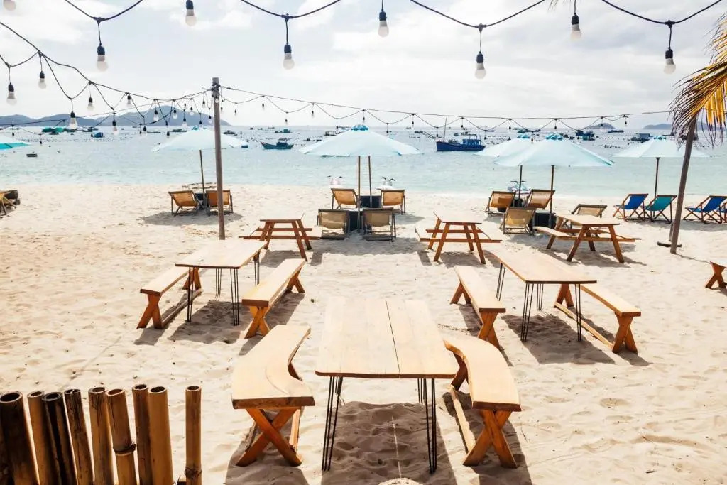 Villa Đảo Hoa Vàng Cam Ranh- Venuestay