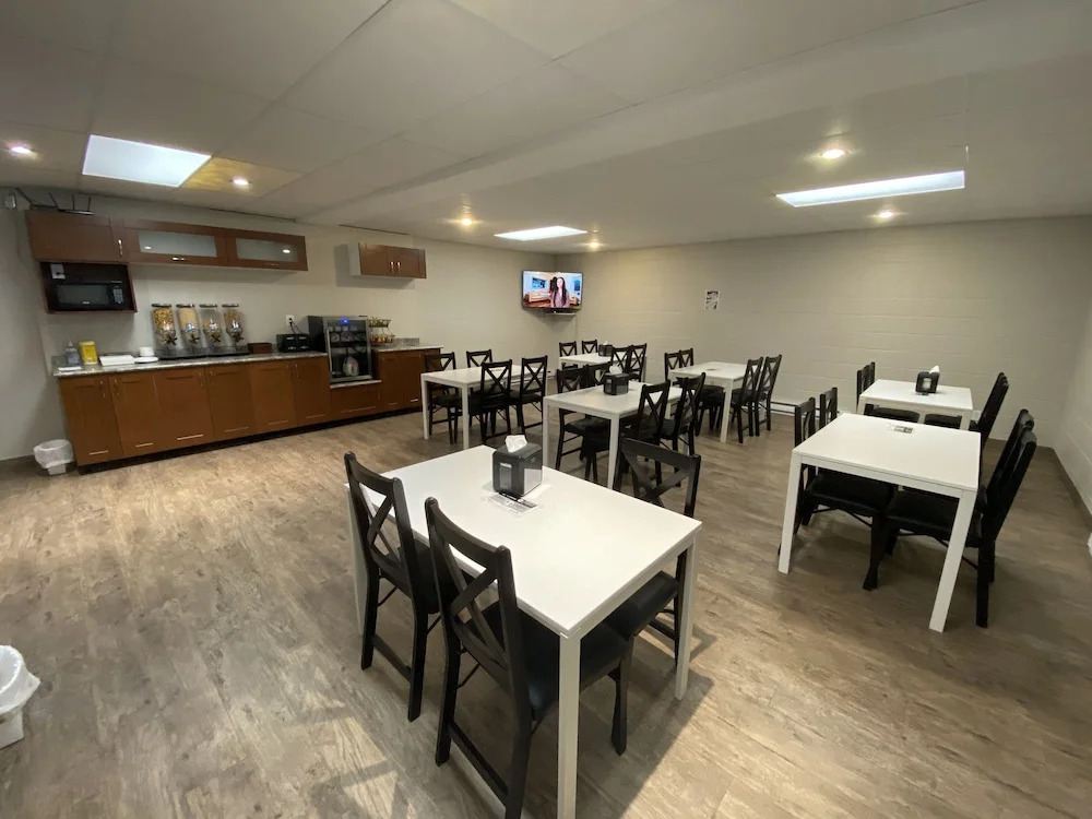 Dauphin Inn Express