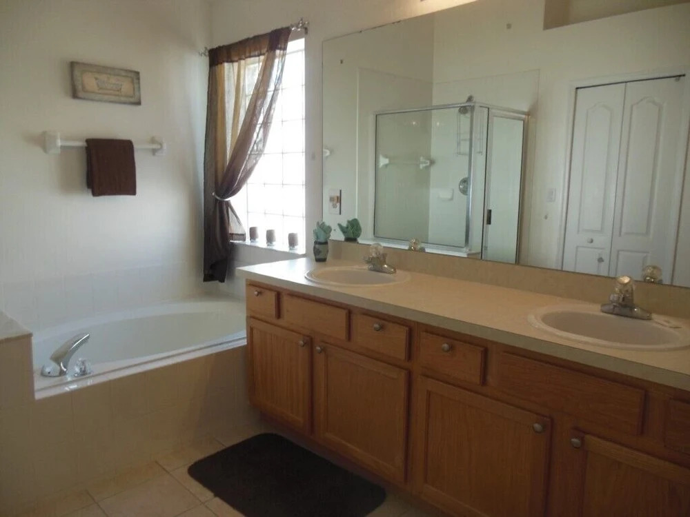 3 Bedroom, 2 Bath Disney Pool Home!
