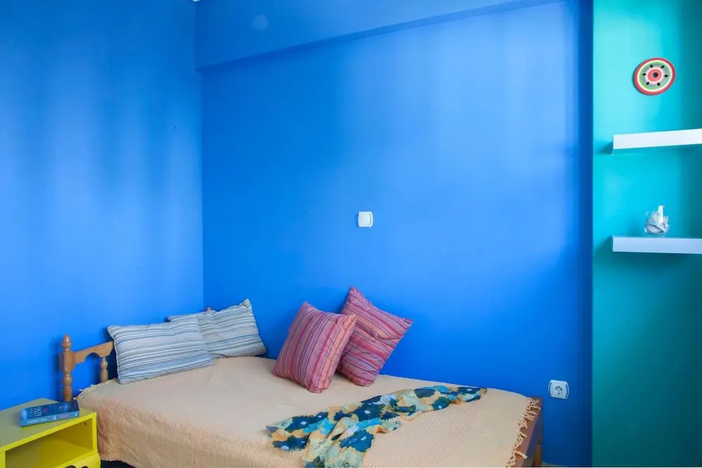 Bright Central Apt in Athens