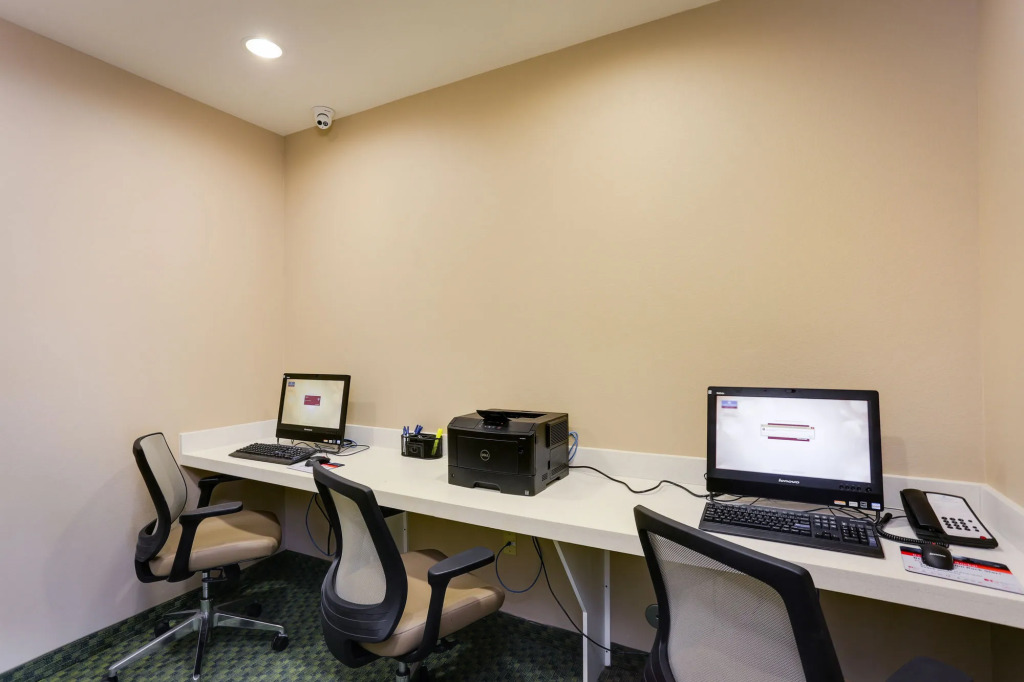 Candlewood Suites College Station At University by IHG