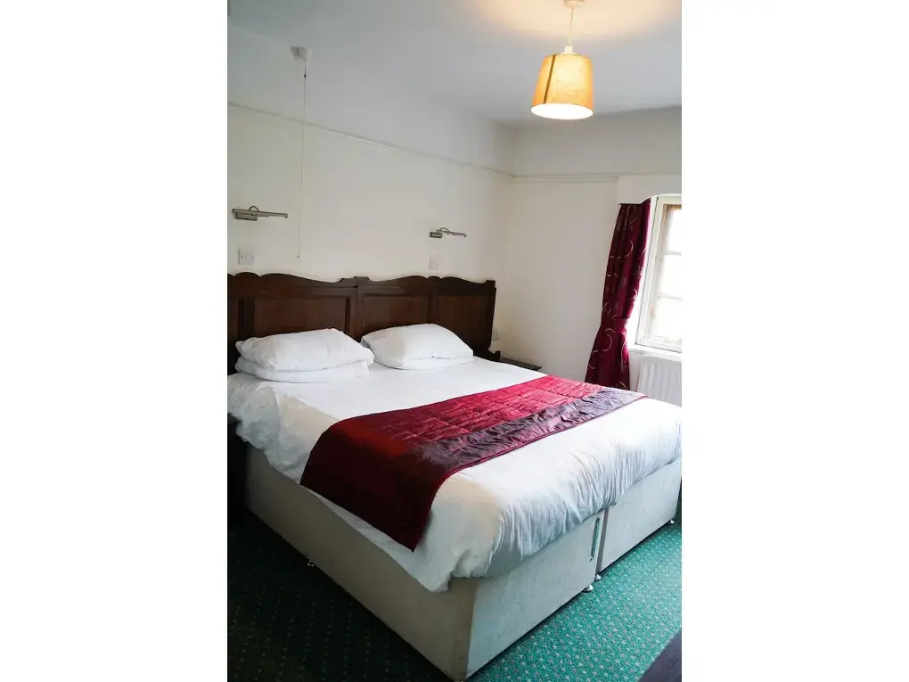Fox & Hounds Hotel