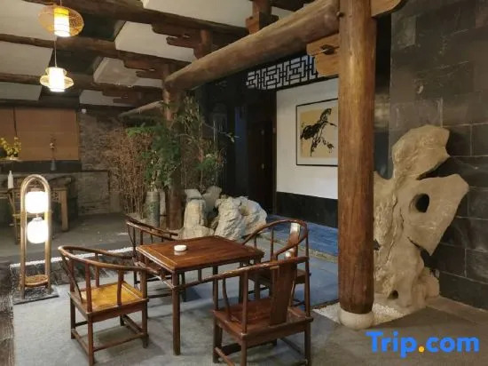 Cloud Four Seasons Homestay (Yangzhou Slender West Lake Daming Temple)