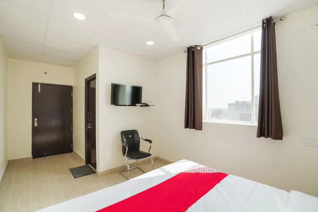 OYO 78570 Flagship Hotel Golden Rays