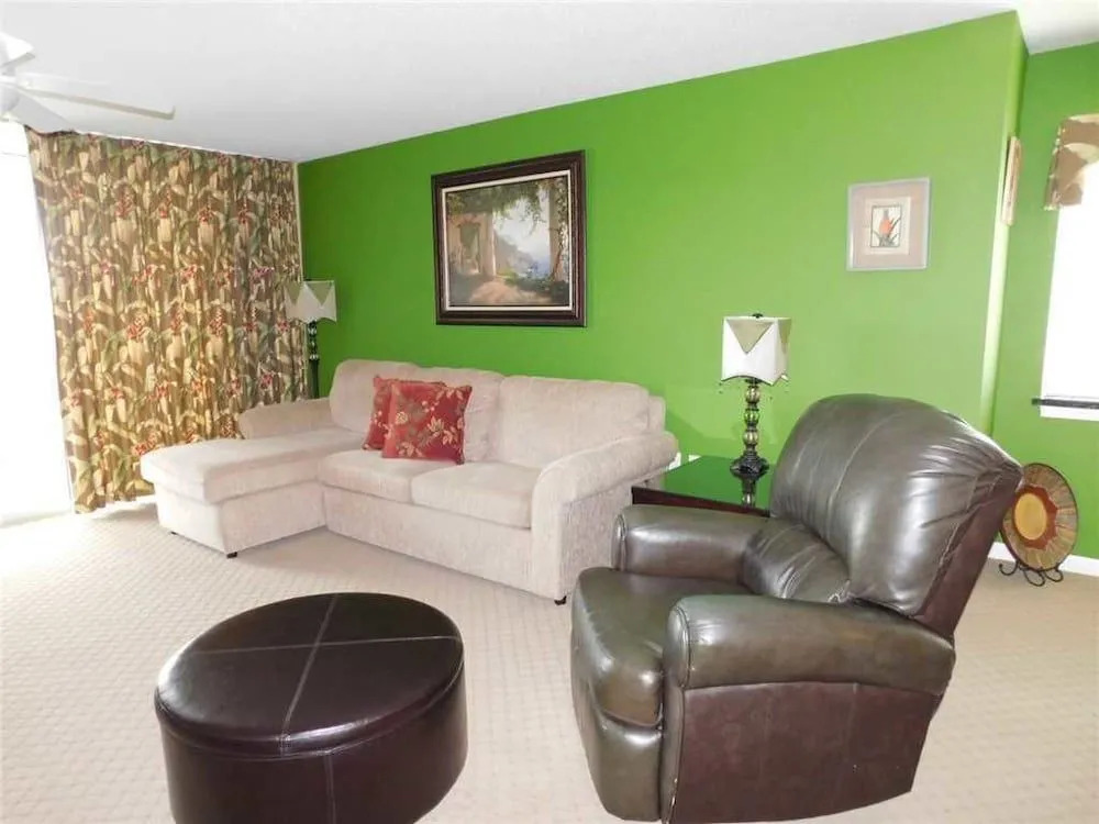Yacht Club Villas #2-1005 3 Bedrooms 3 Bathrooms Condo
