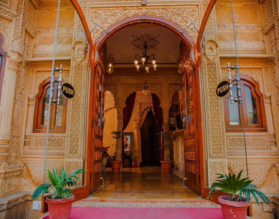 Hotel Lal Garh Fort And Palace