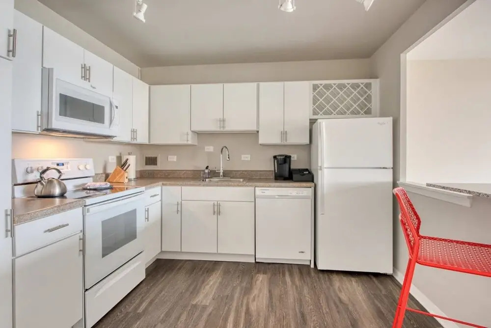 Cozysuites 800 Tower 1BR w sky Pool gym 23