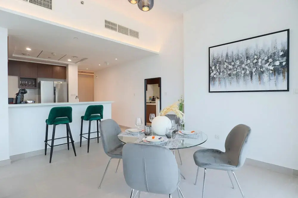 HiGuests - Park Gate Residence Tower C