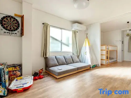 [Near USJ] For group trips! Roomy 4-story building with projector terrace near the station [for 12]