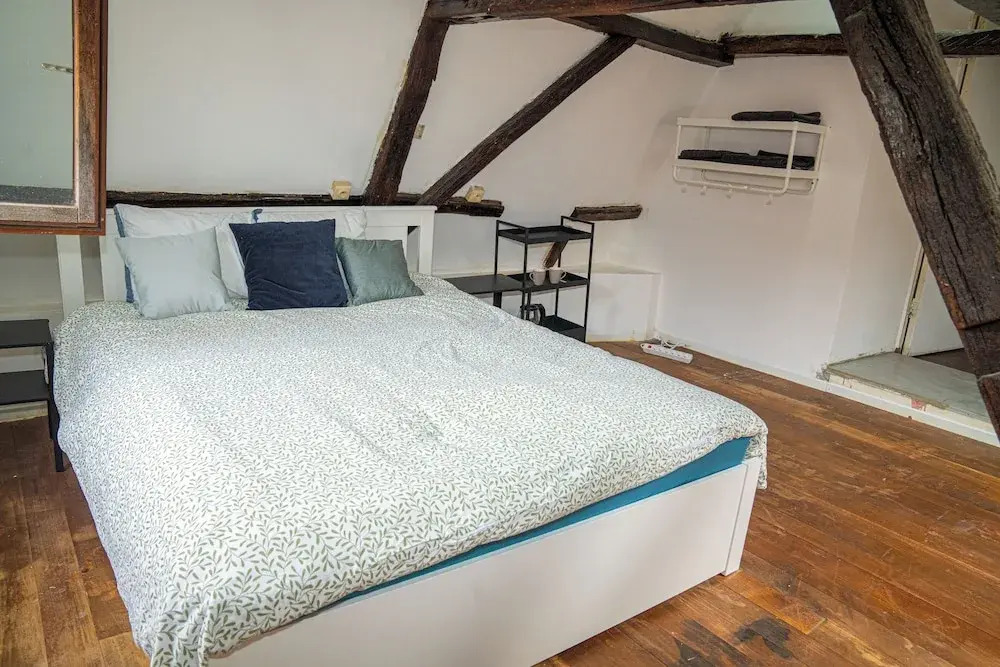 2BR Apartment with Canal View in Ghent