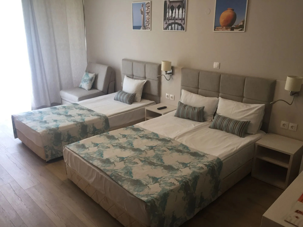 Helios Hotel