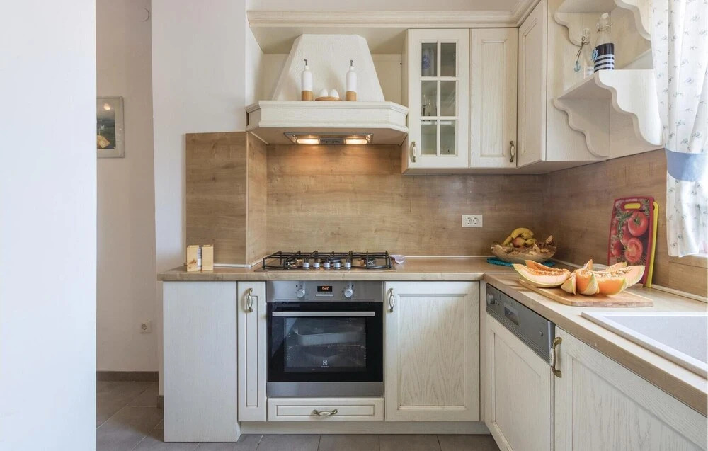 Gorgeous Home In Peruski